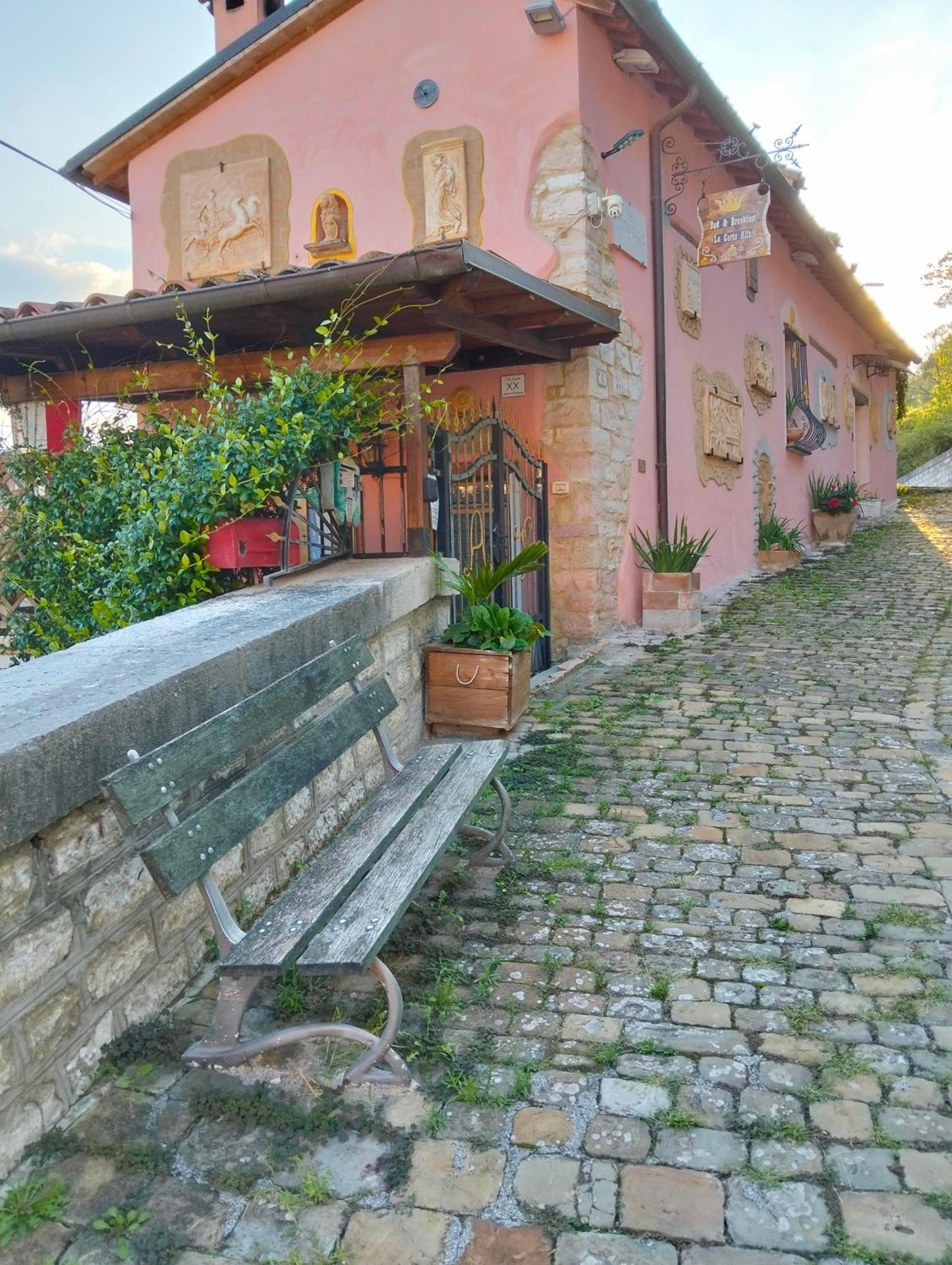 Hotel La Corte Alta à Fossombrone Extérieur photo