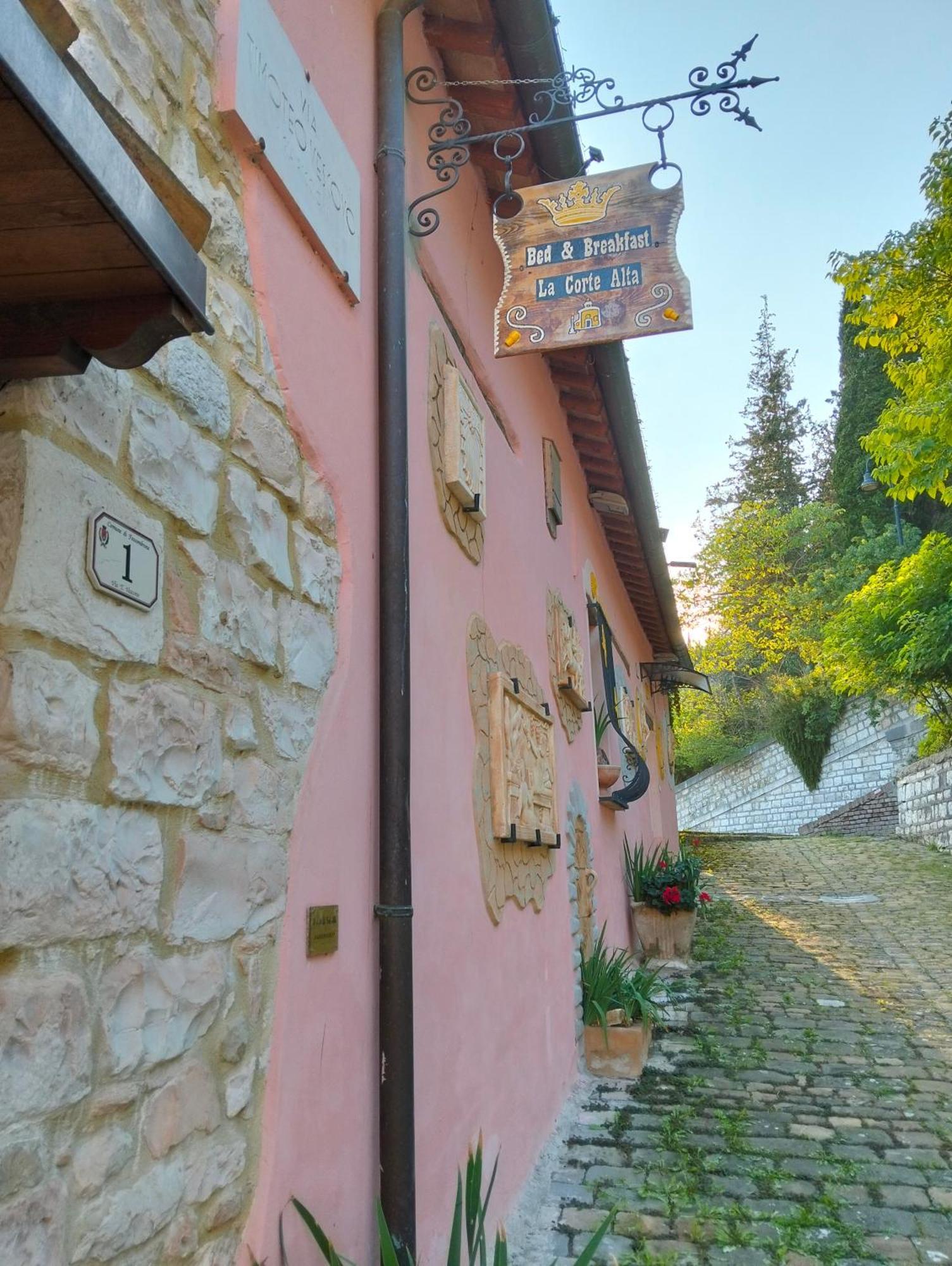 Hotel La Corte Alta à Fossombrone Extérieur photo