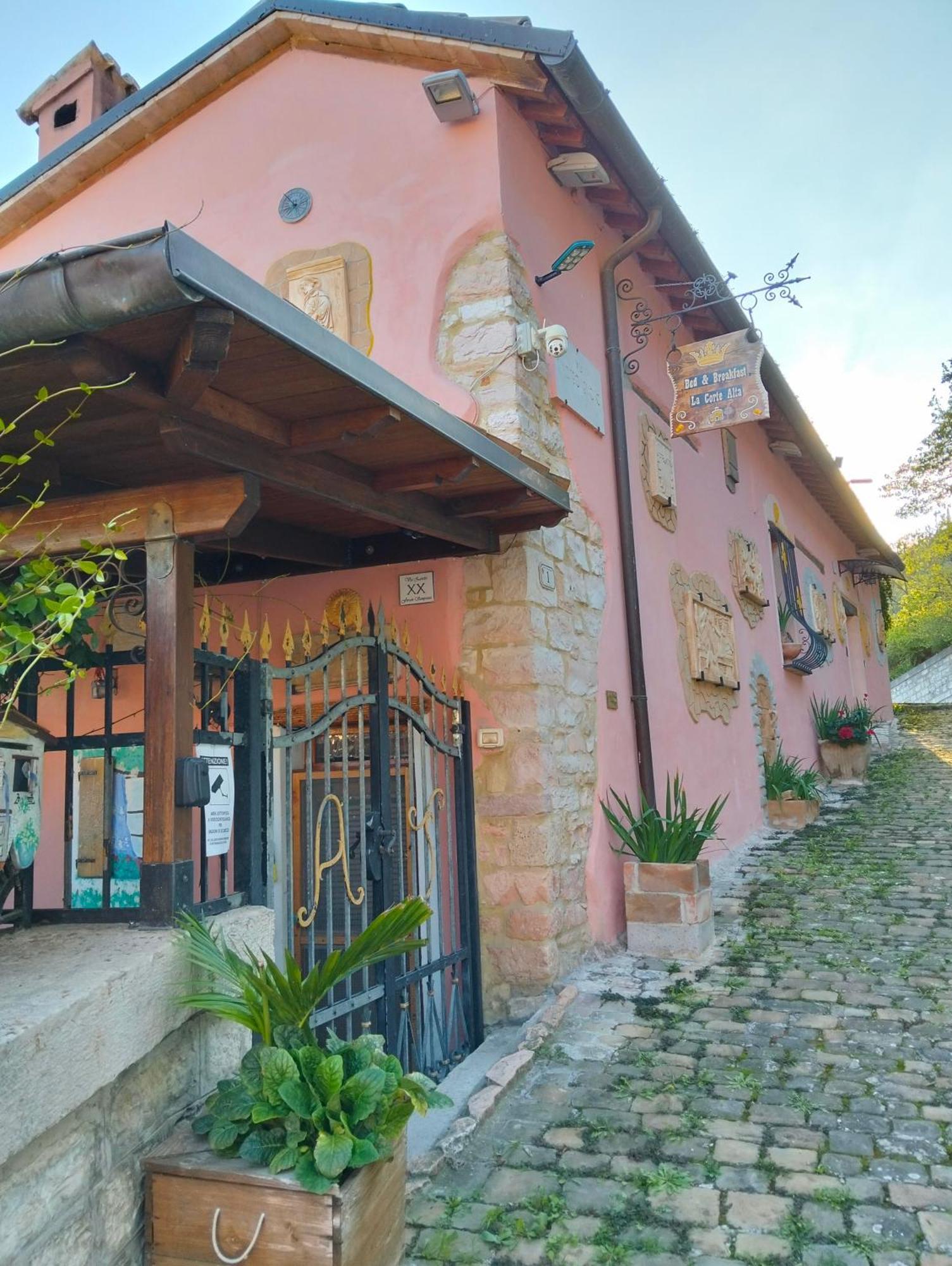 Hotel La Corte Alta à Fossombrone Extérieur photo